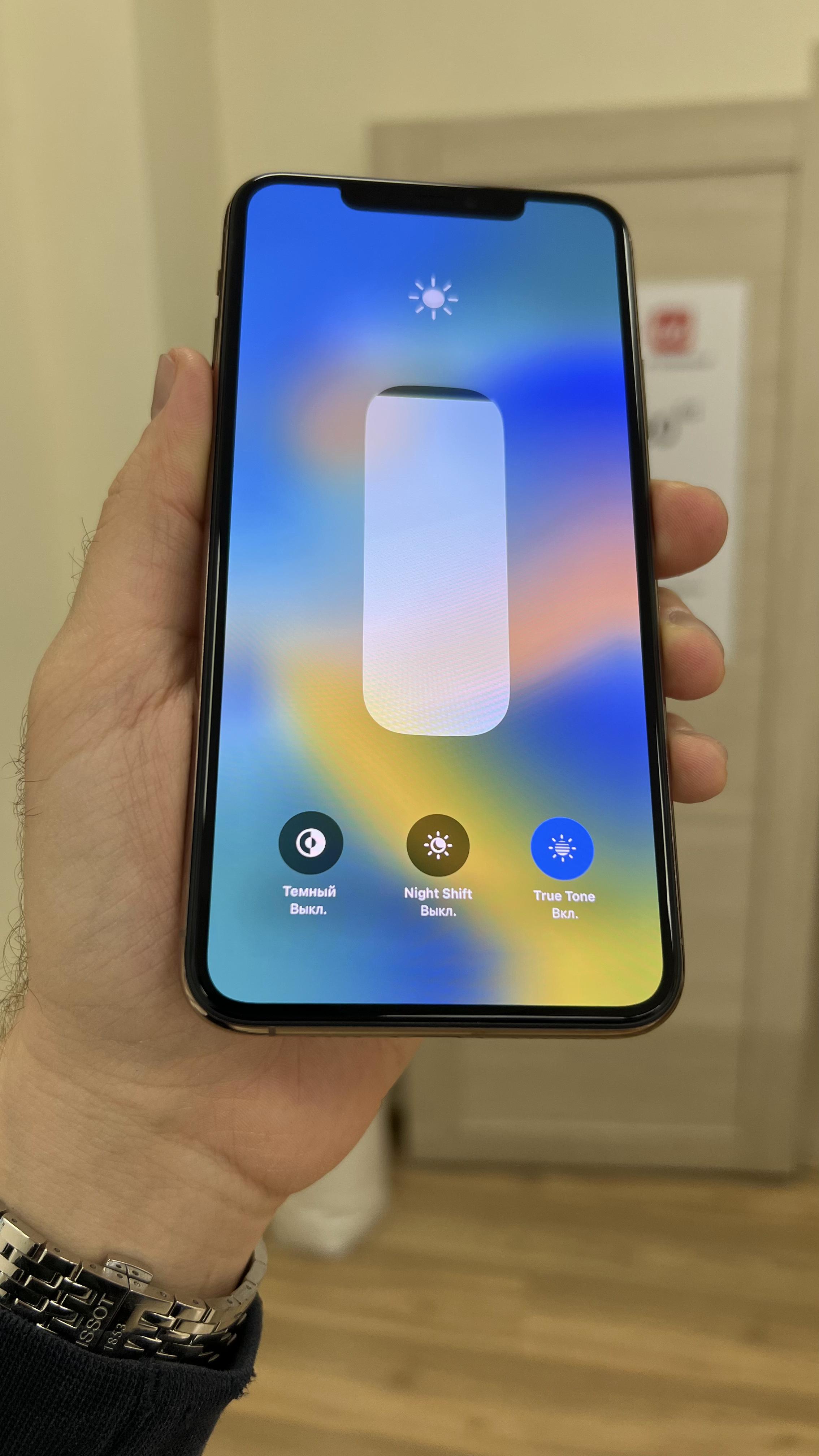 Iphone 11 pro max airpods online