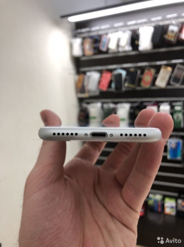 Apple iPhone 7 32Gb Silver