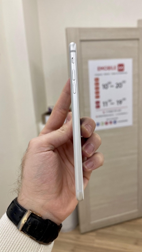 Apple iPhone 8 Plus 256Gb Silver б/у идеал