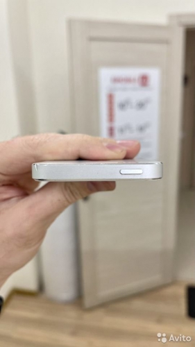 Apple iPhone 5s 16Gb Silver б/у идеал
