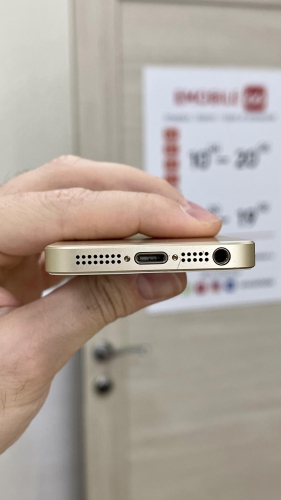 Apple iPhone SE 32Gb Gold б/у идеал