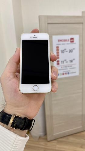 Apple iPhone SE 32Gb Gold б/у идеал