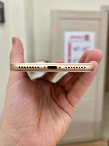 Apple iPhone 8 Plus 64Gb Gold б/у