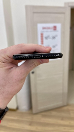Apple iPhone 7 32Gb Jet Black б/у