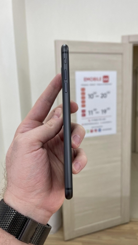Apple iPhone 8 Plus 64Gb Space Gray б/у идеал