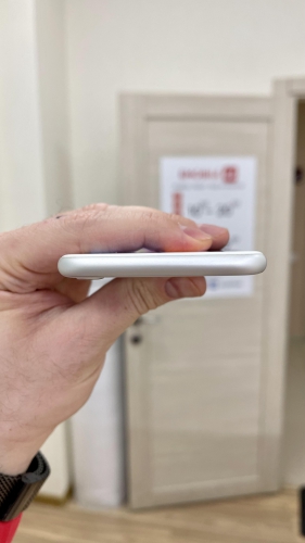 Apple iPhone 8 64Gb Silver б/у идеал
