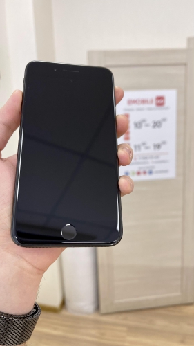 Apple iPhone 7 Plus 32Gb Black б/у уценка