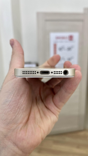 Apple iPhone SE 32Gb Gold уценка (без touch id)