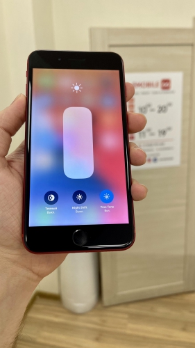 Apple iPhone 8 Plus 64Gb Red б/у идеал