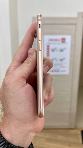 Apple iPhone 8 64Gb Gold б/у идеал