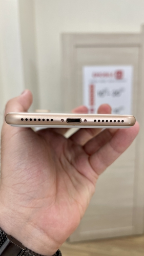 Apple iPhone 8 Plus 64Gb Gold б/у идеал