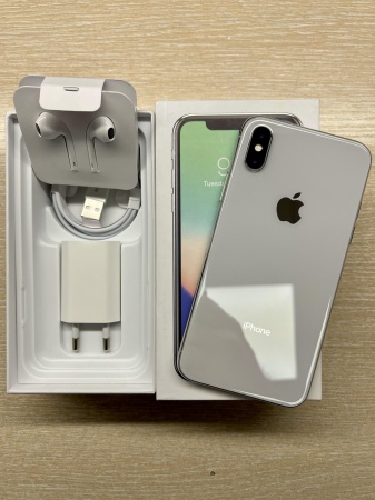 Apple iPhone X 256Gb Silver б/у идеал