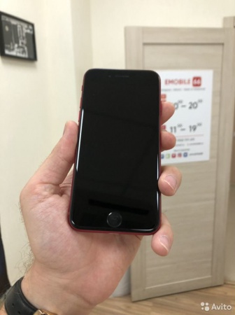 Apple iPhone 8 64Gb Red б/у идеал