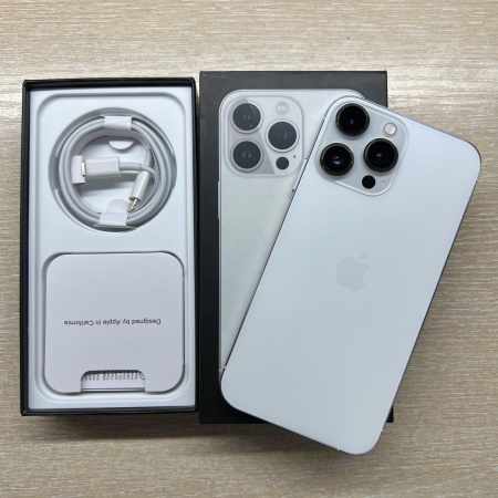 iPhone Xr 128Gb в корпусе 13 Pro Silver