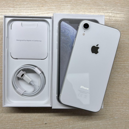 Apple iPhone Xr 64Gb White б/у идеал