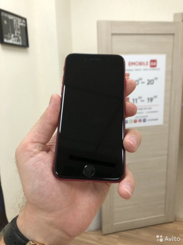 Apple iPhone 8 64Gb Red б/у идеал